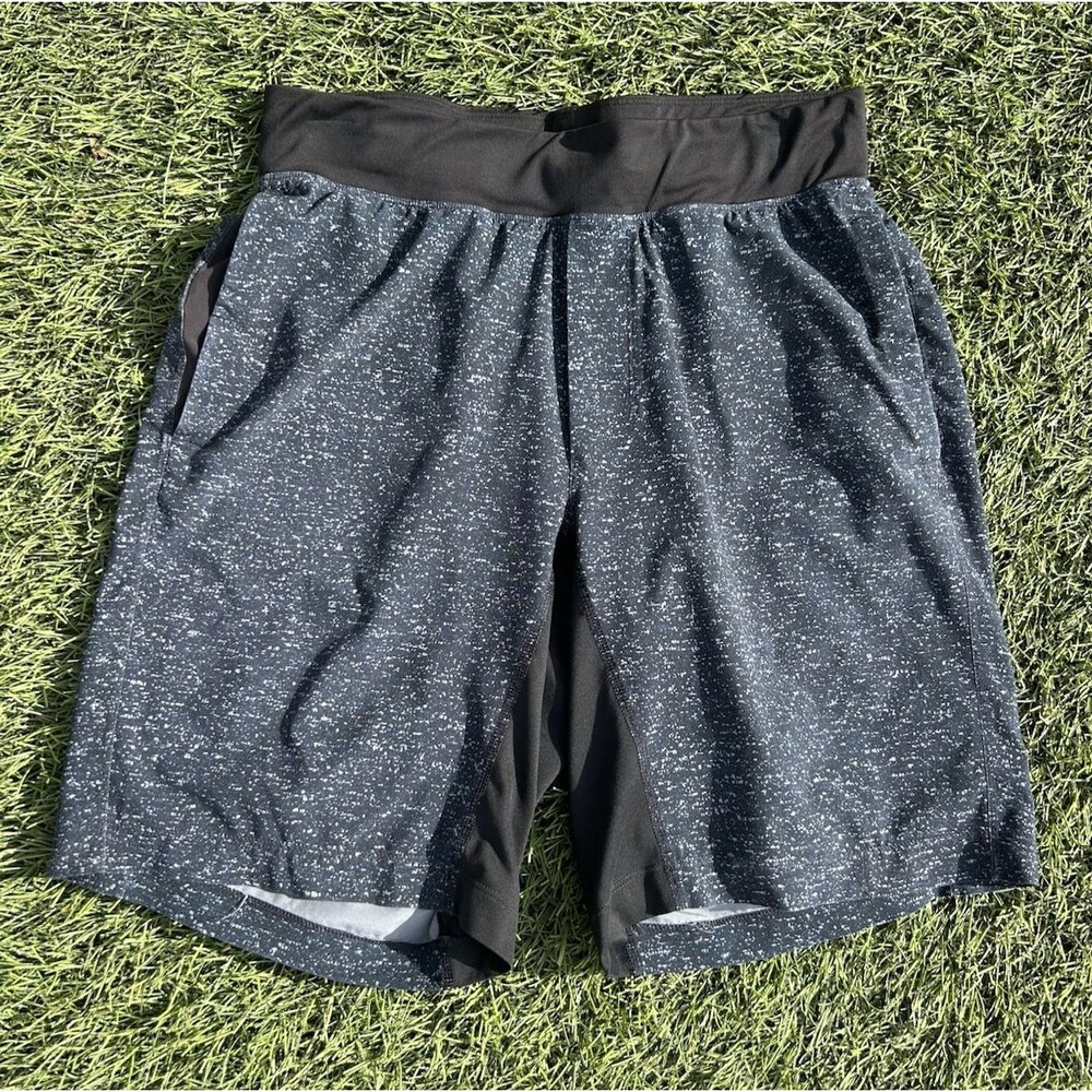 Lululemon Men's T.H.E. Short Luxtreme Lined 9" Sz M Inked Light Cast Black *READ